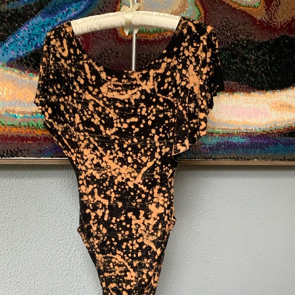 Chic bodysuit with open sides - Picture 3 of 4